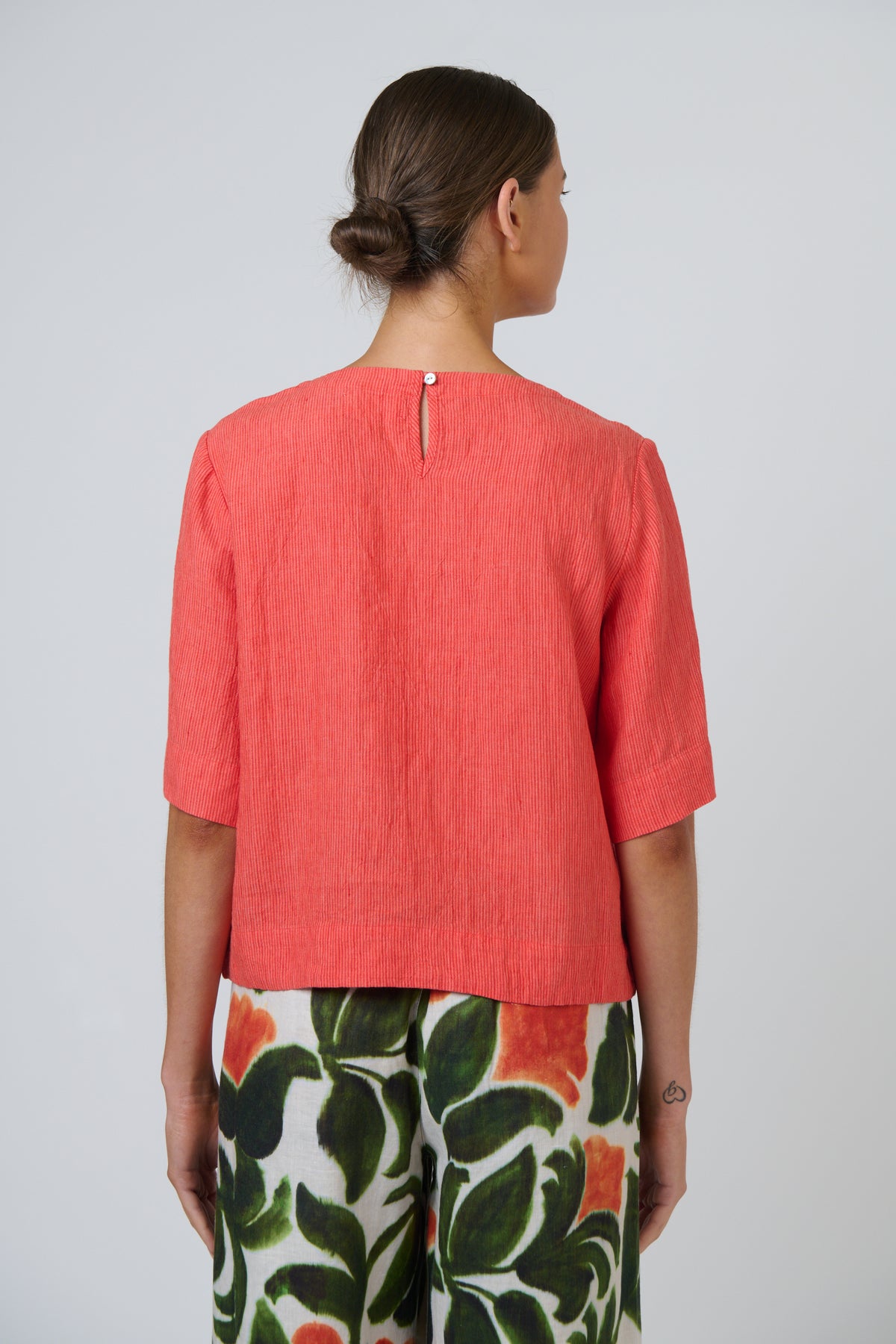 Naturals by O & J Linen Top in Sunset Strip