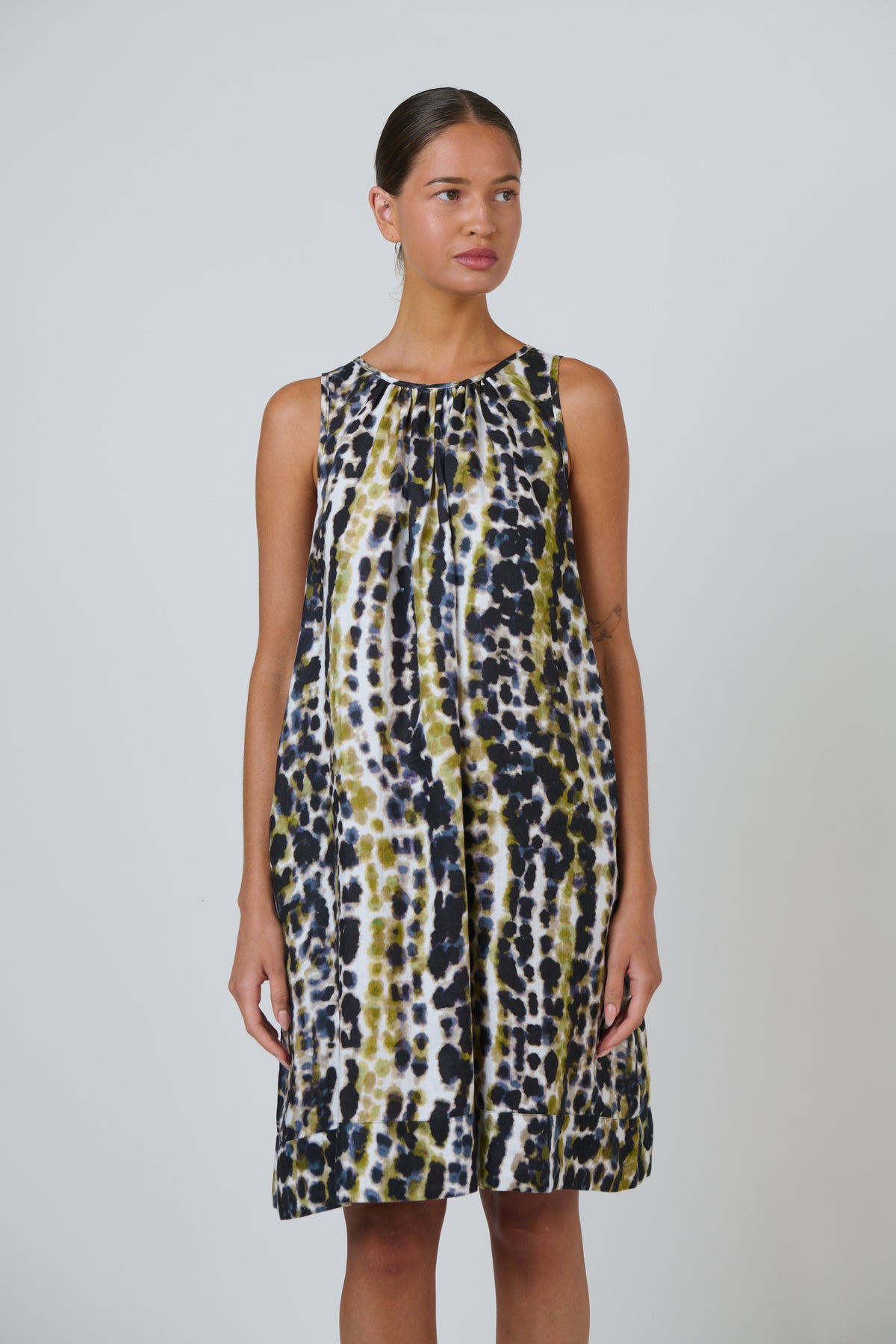 Naturals by O & J Sleeveless A-Line Linen Dress in Lichen