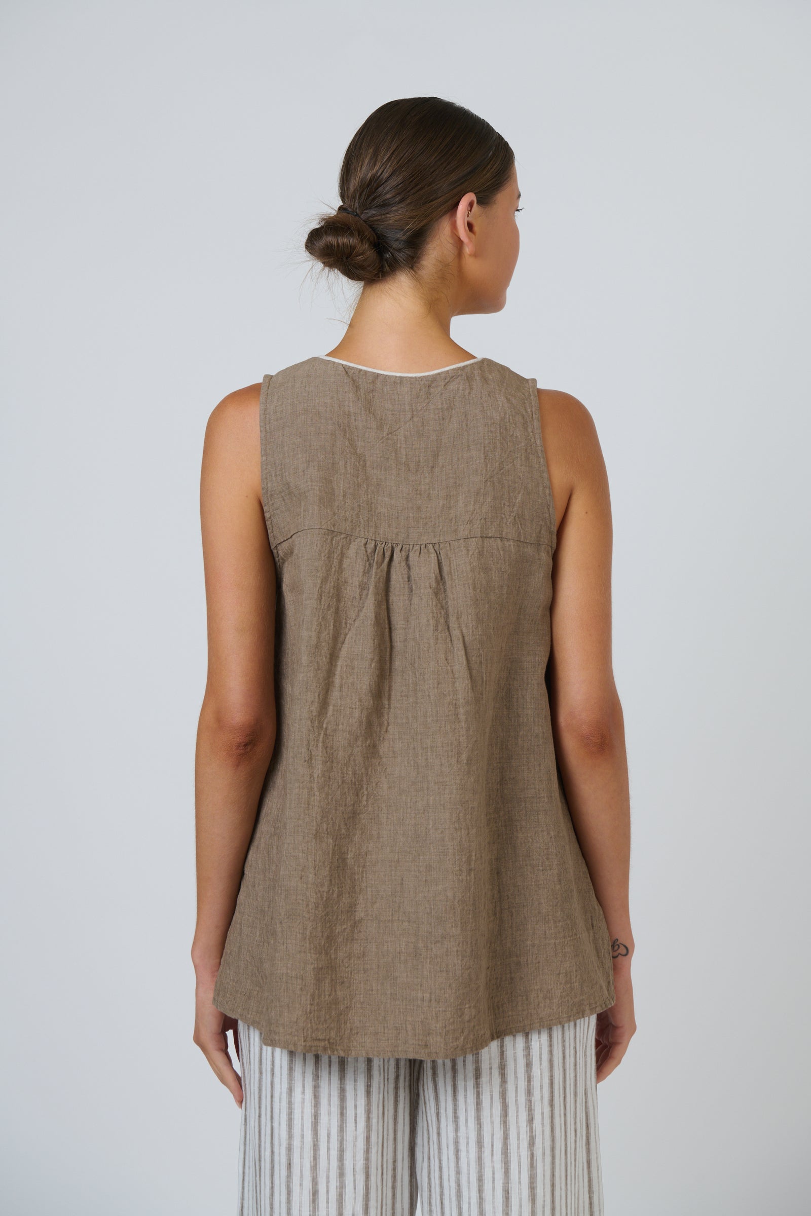 Naturals by O & J Tank in Agate