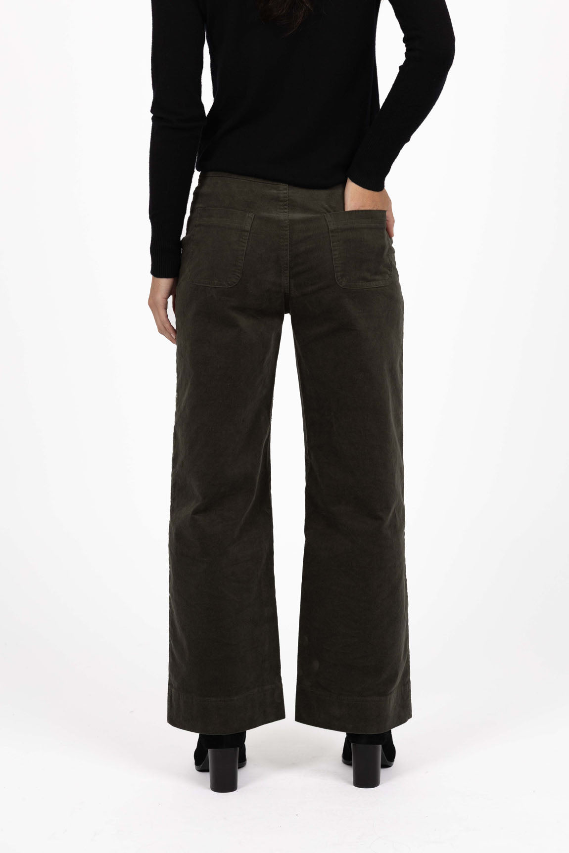 Humidity Fleetwood Cord Pant in Khaki