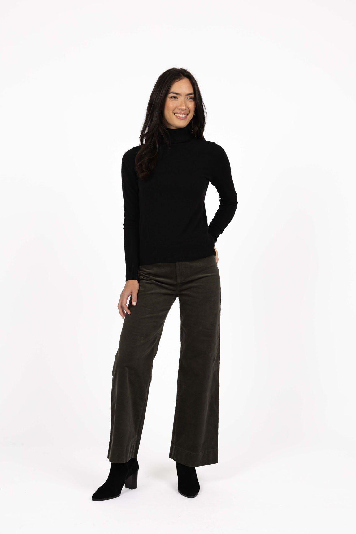 Humidity Fleetwood Cord Pant in Khaki