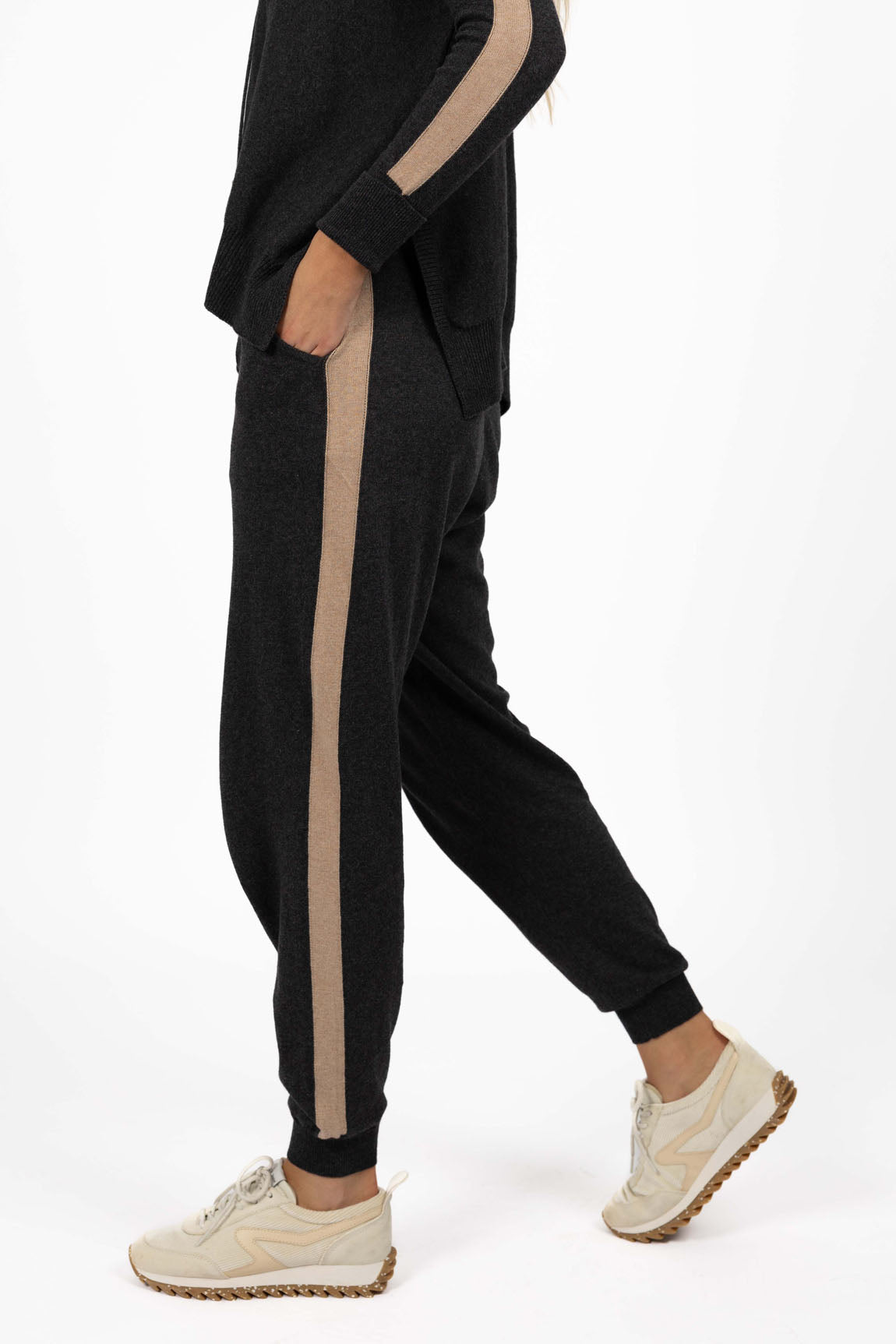 Humidity Contrast Merci Pant in Charcoal Latte