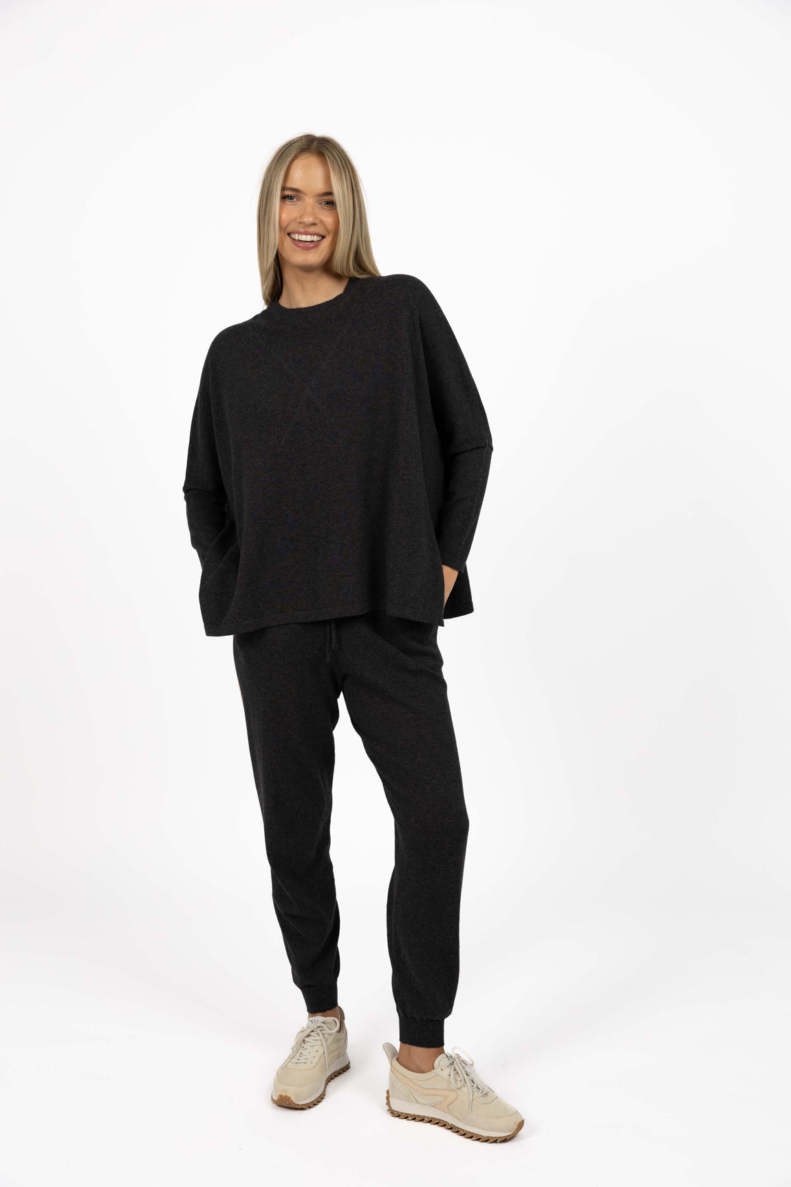 Humidity Contrast Merci Pant in Charcoal Latte