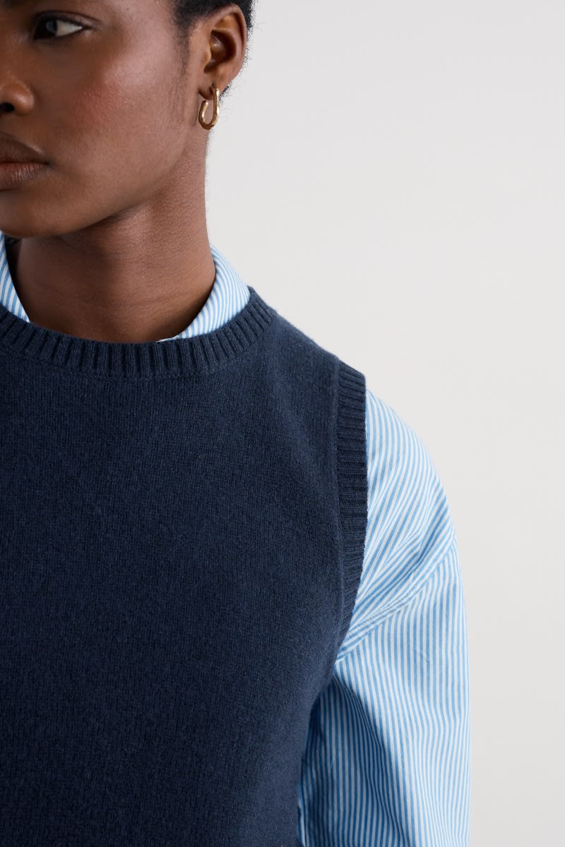 Seasalt Cornwall East View Vest in Maritime