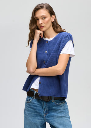 LD&CO Knitwear Ribbed vest in Bluebell