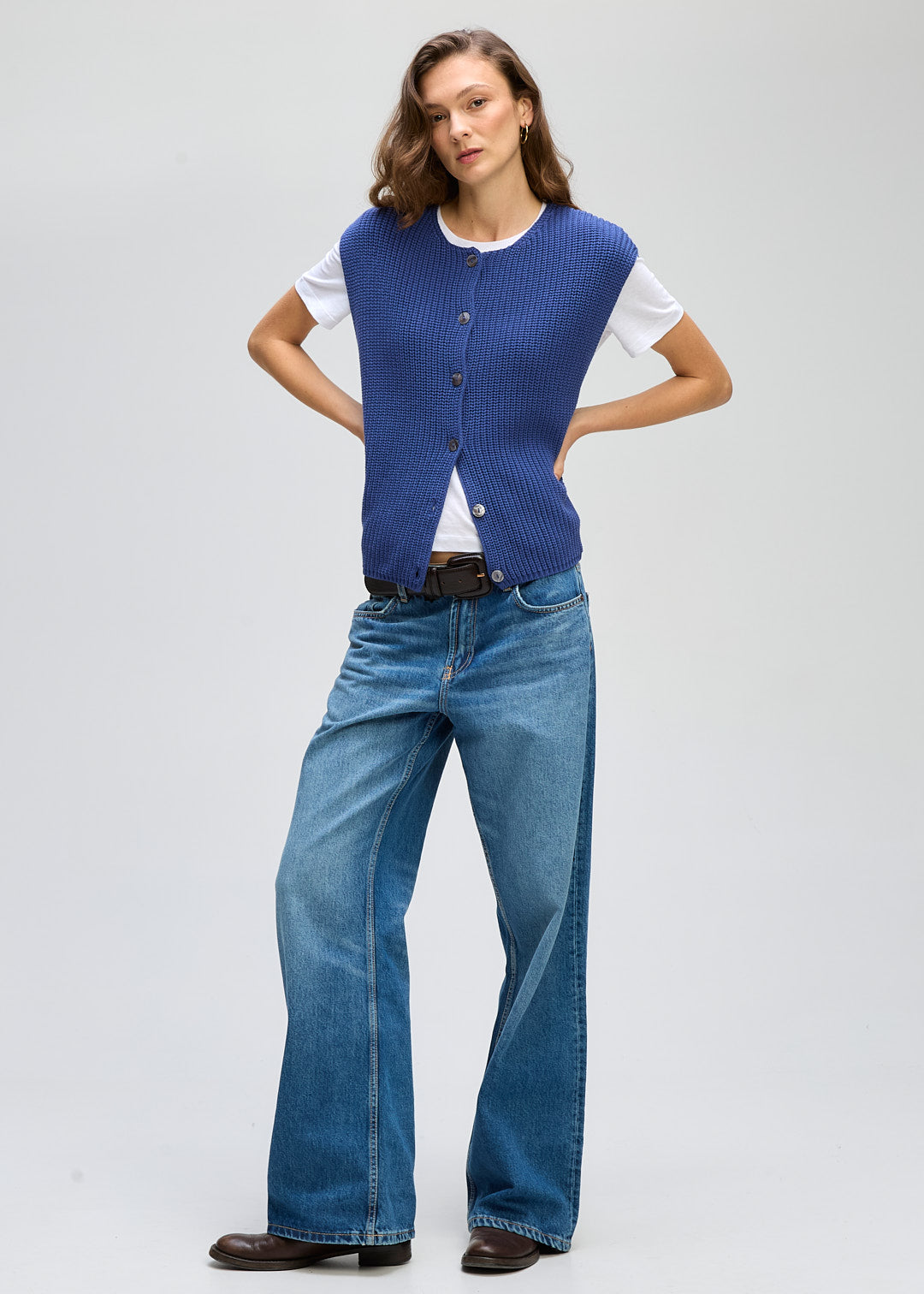 LD&CO Knitwear Ribbed vest in Bluebell