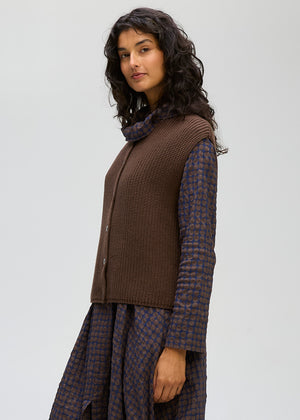 LD&CO Knitwear Ribbed vest in Dark Brown