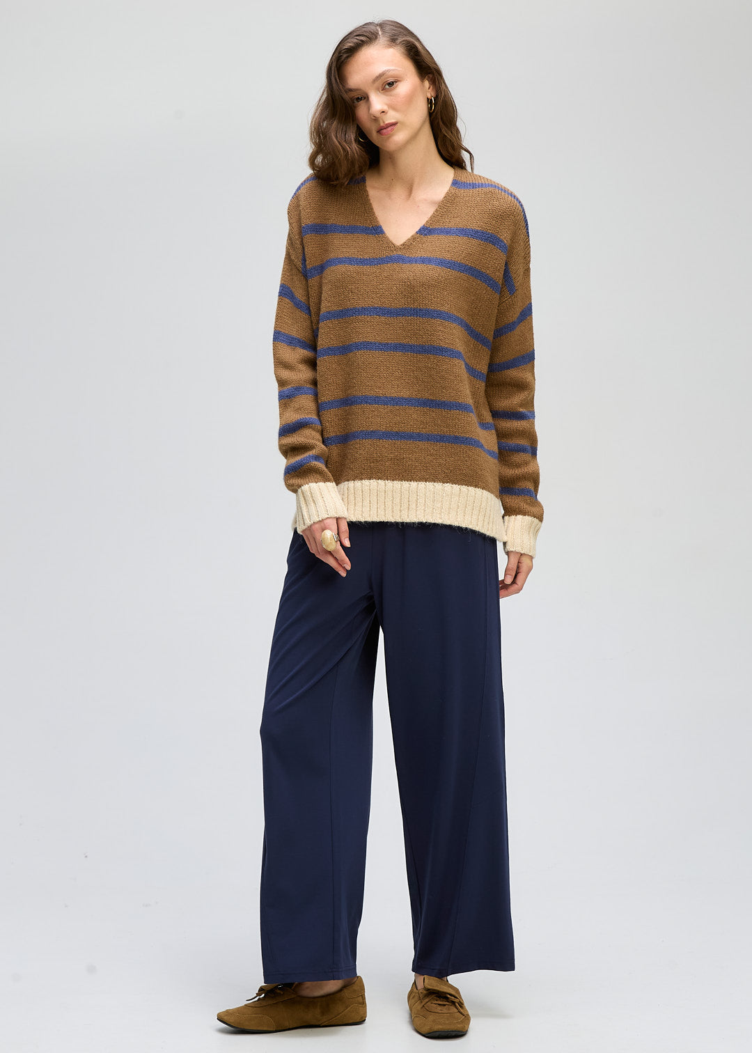 LD&CO Knitwear Cozy Stripe V Neck Sweater in Birch