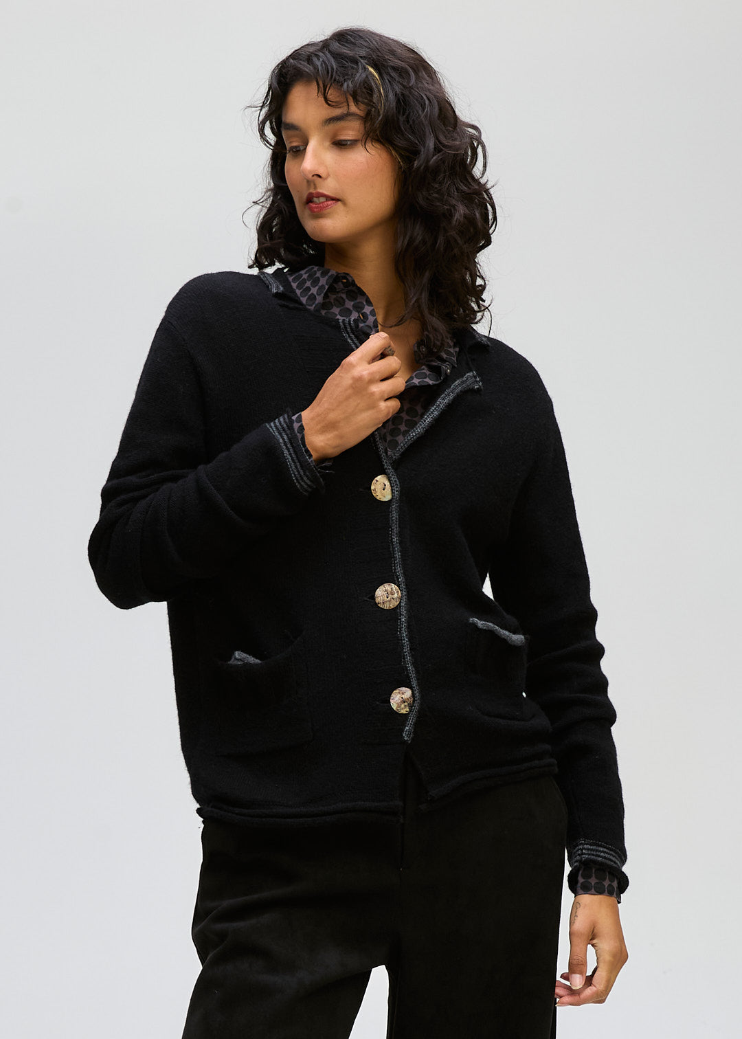 LD&CO Knitwear Collared Cardi in Black