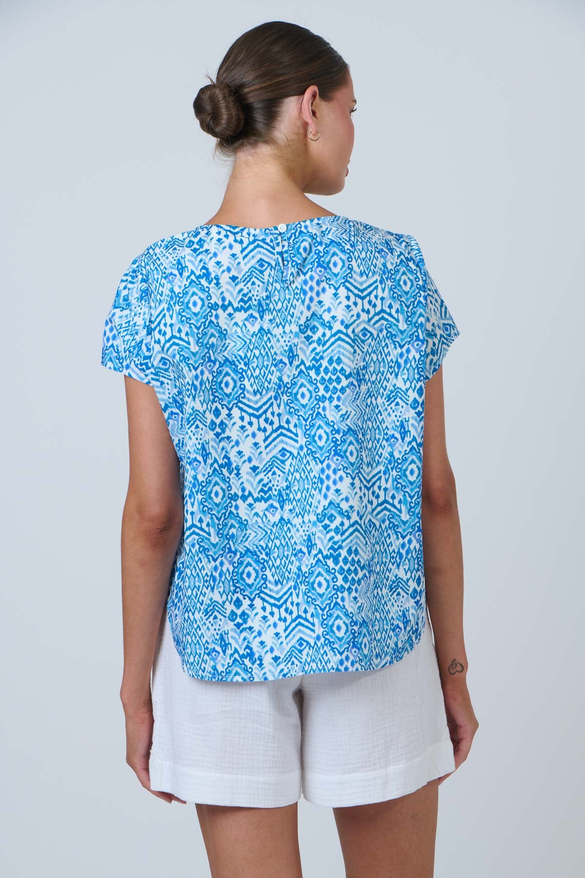 Namastai Round Neck Tee in Aqua Souk