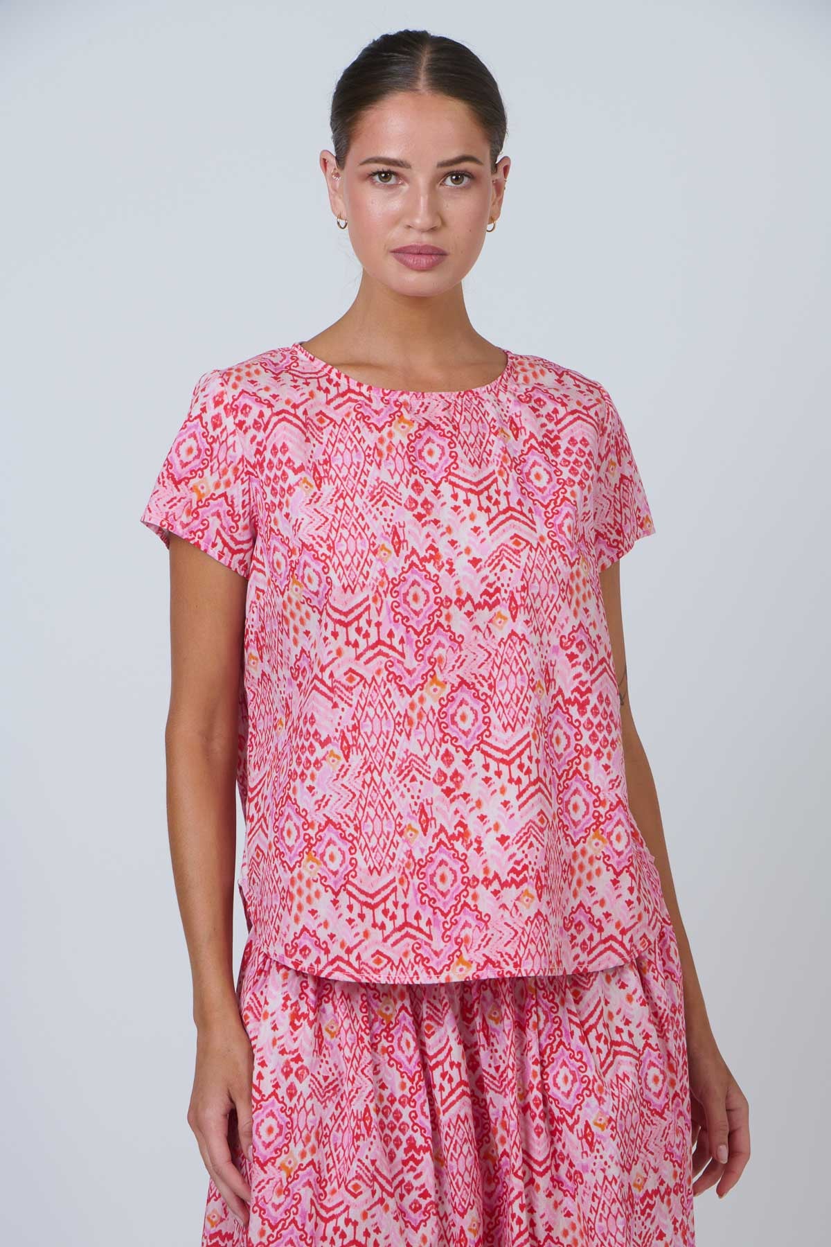 Namastai Round Neck Tee in Rose Souk