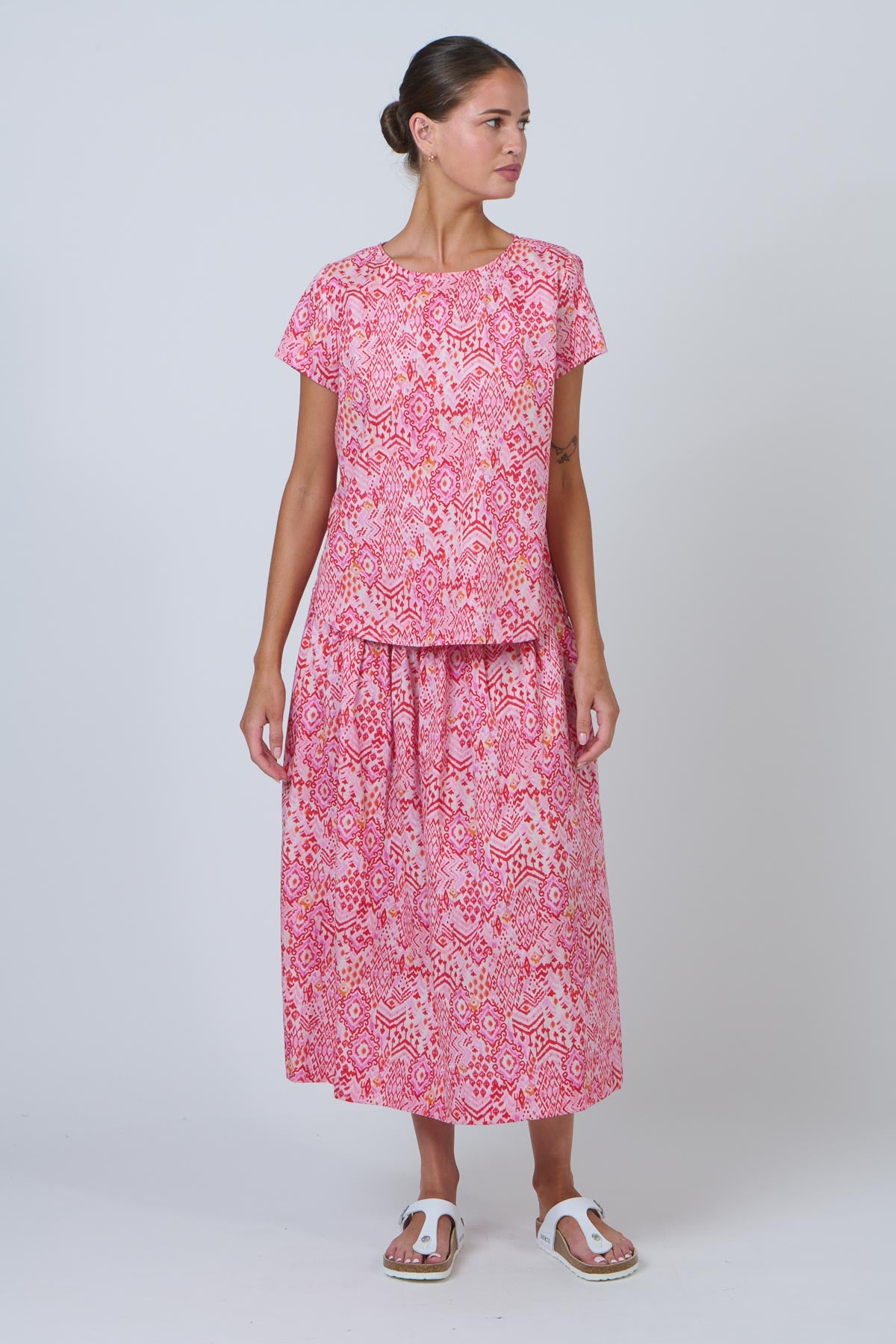 Namastai Round Neck Tee in Rose Souk