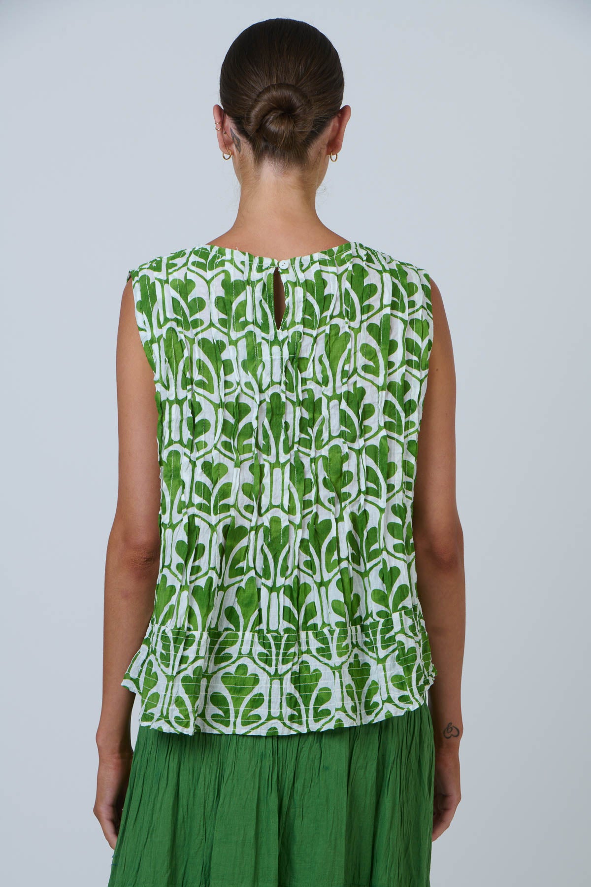 Namastai Breeze Shell Tank in Oak Meadow