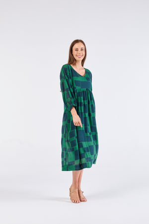 Au Hasard D'un Voyage 3/4 Sleeve Dress in Irregular Squares