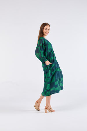 Au Hasard D'un Voyage 3/4 Sleeve Dress in Irregular Squares