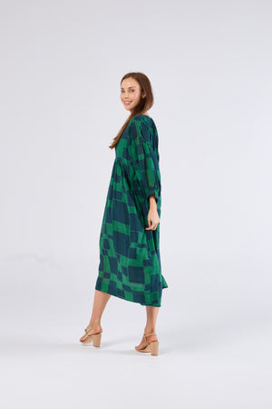 Au Hasard D'un Voyage 3/4 Sleeve Dress in Irregular Squares