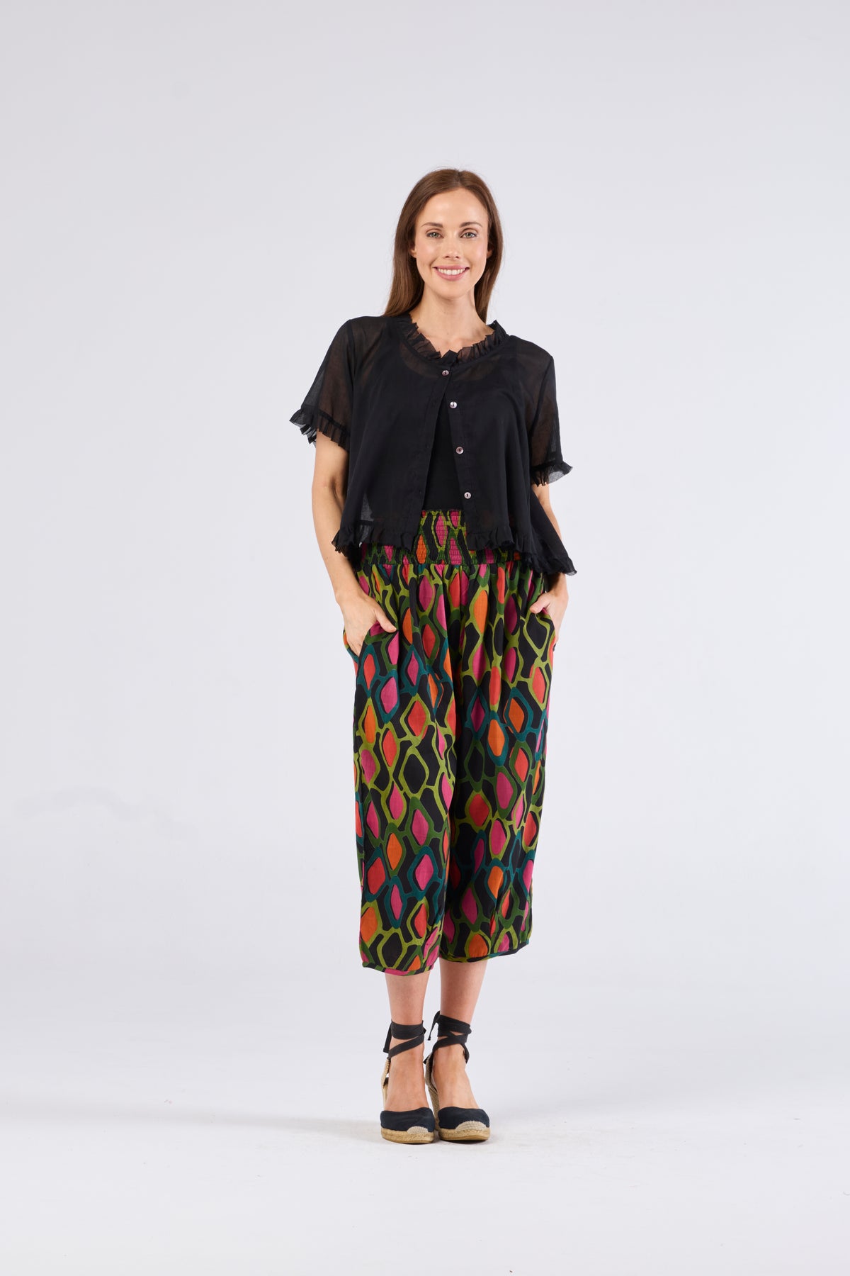 Au Hasard D'un Voyage Frill Seeker Short Cardi in Black