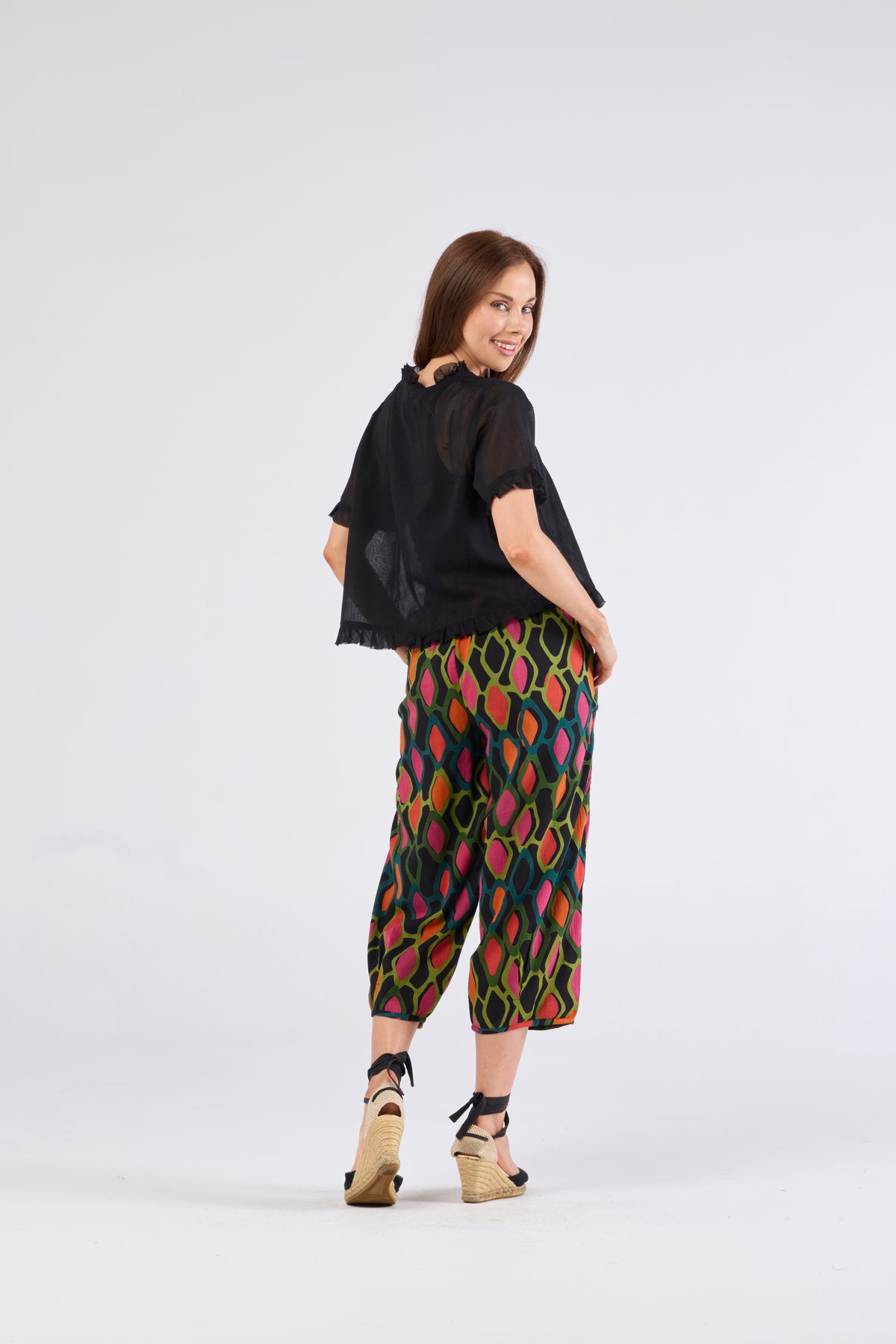 Au Hasard D'un Voyage Frill Seeker Short Cardi in Black