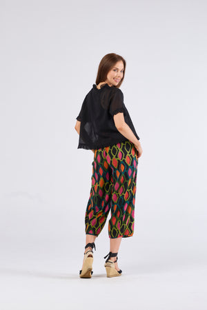 Au Hasard D'un Voyage Frill Seeker Short Cardi in Black