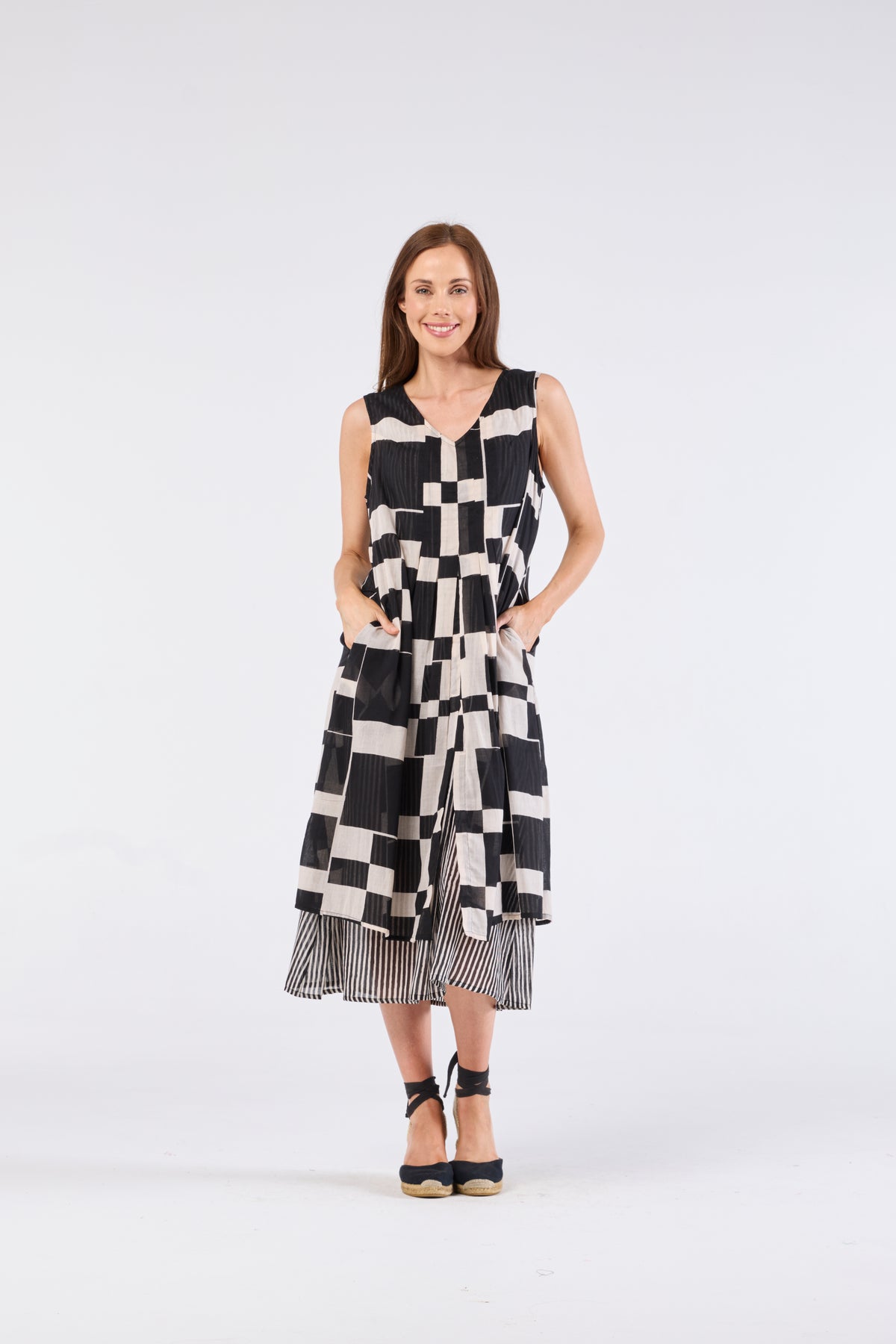Au Hasard D'un Voyage Sleeveless Dress in Square and Stripes