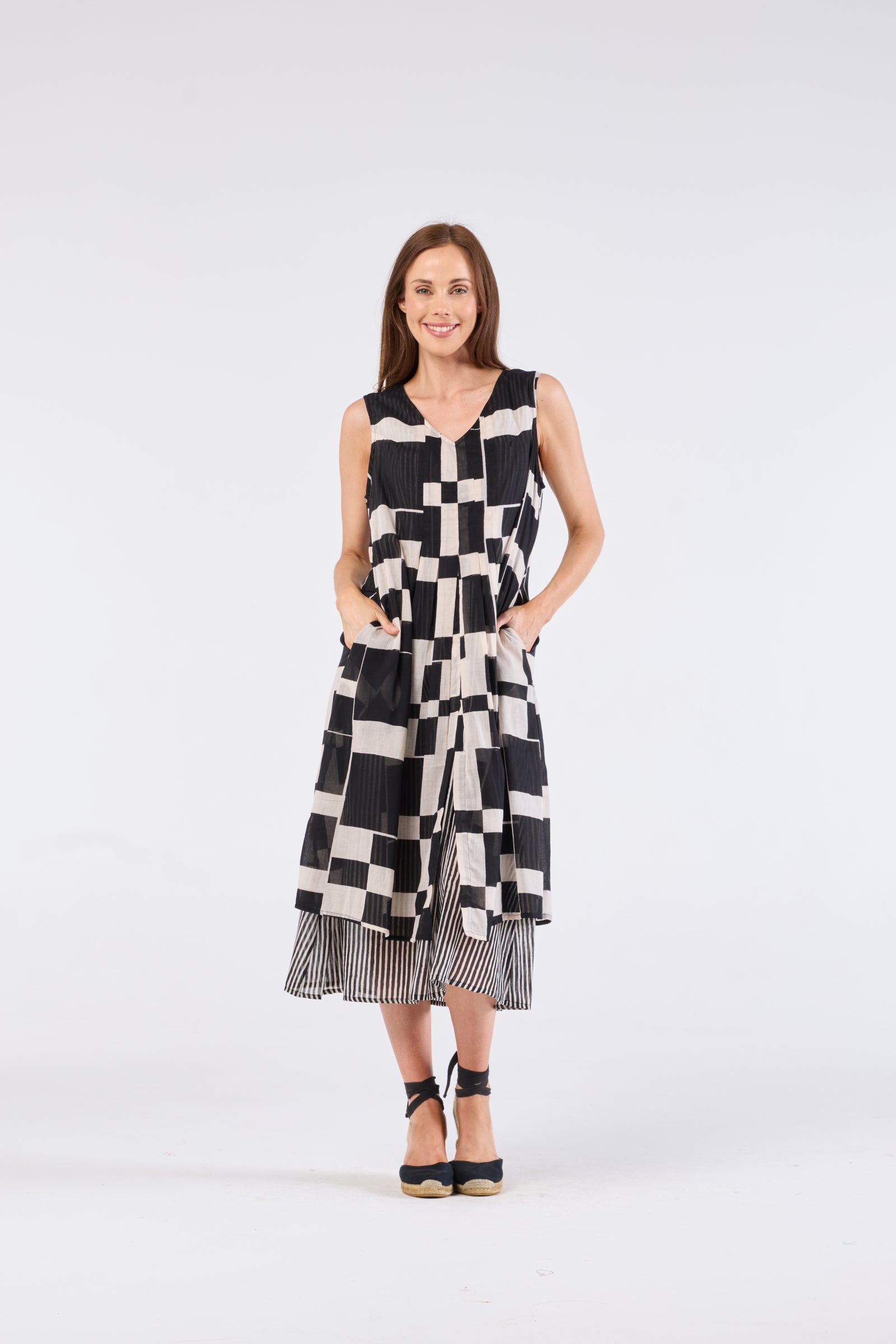 Au Hasard D'un Voyage Sleeveless Dress in Square and Stripes