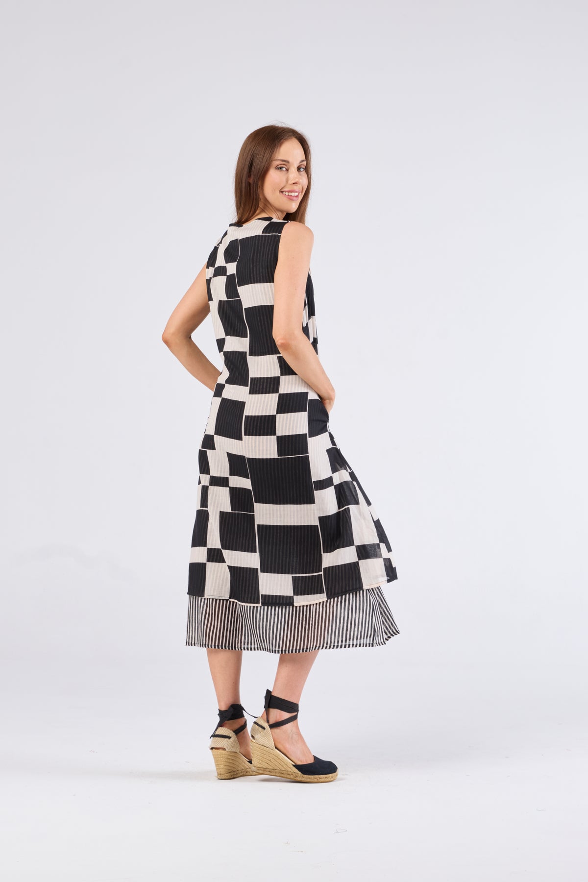 Au Hasard D'un Voyage Sleeveless Dress in Square and Stripes