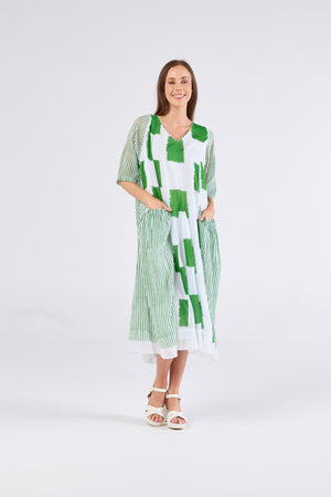 Au Hasard D'un Voyage Short Sleeve Dress in Green Block Art