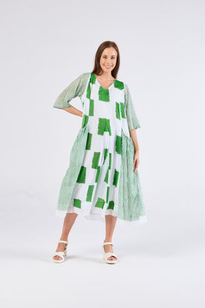Au Hasard D'un Voyage Short Sleeve Dress in Green Block Art