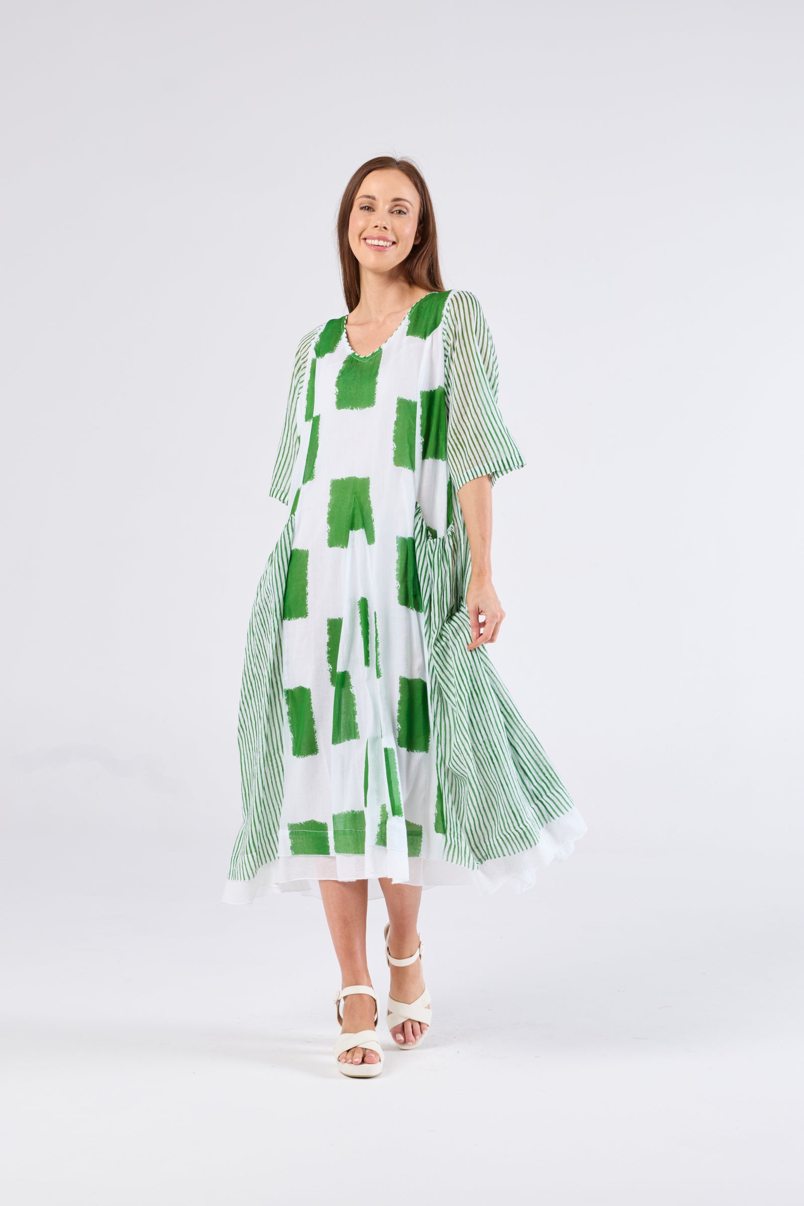 Au Hasard D'un Voyage Short Sleeve Dress in Green Block Art