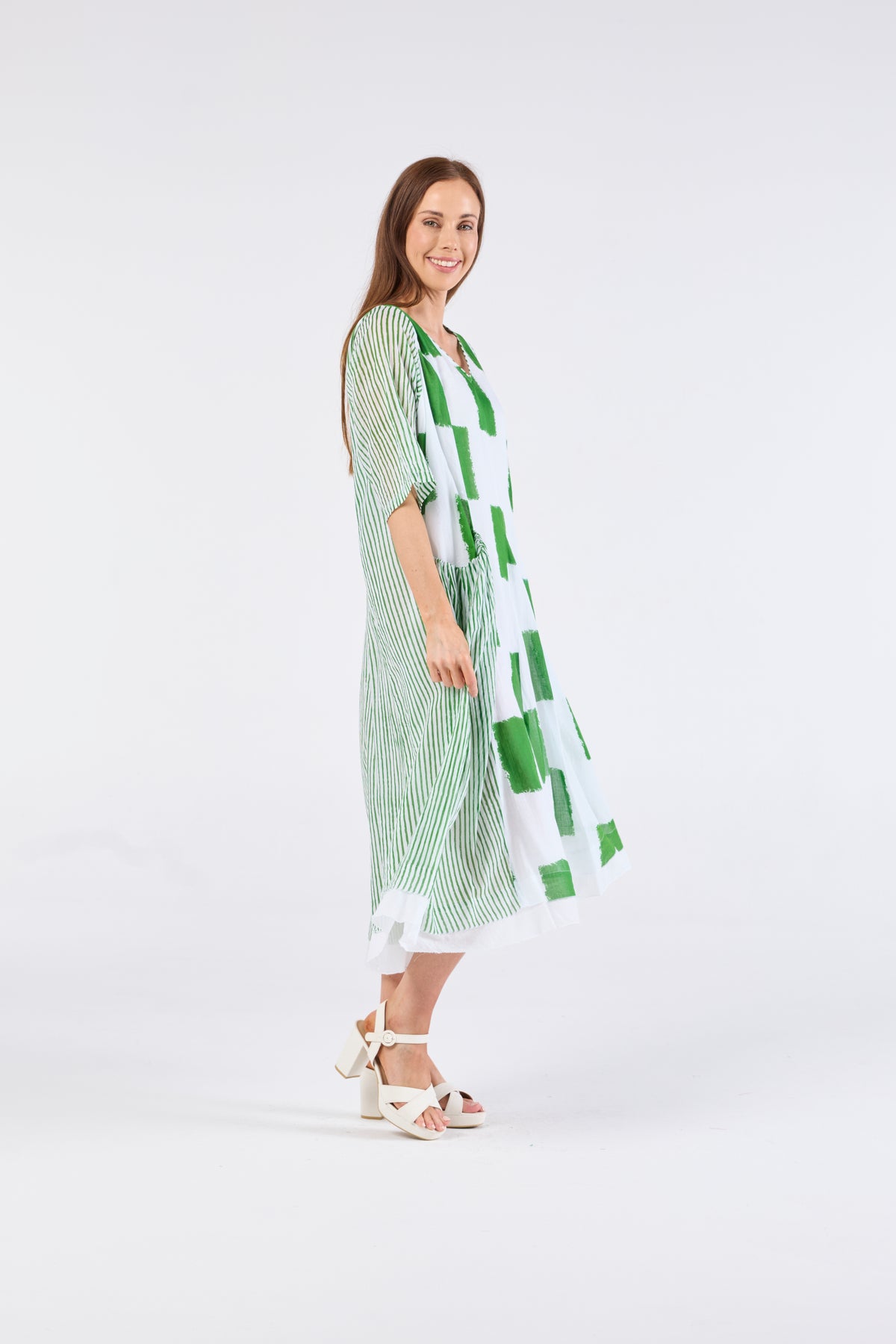 Au Hasard D'un Voyage Short Sleeve Dress in Green Block Art