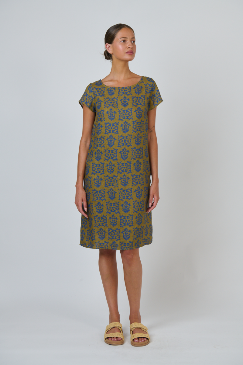 Naturals by O & J Cap Sleeve Dress in Motif Print