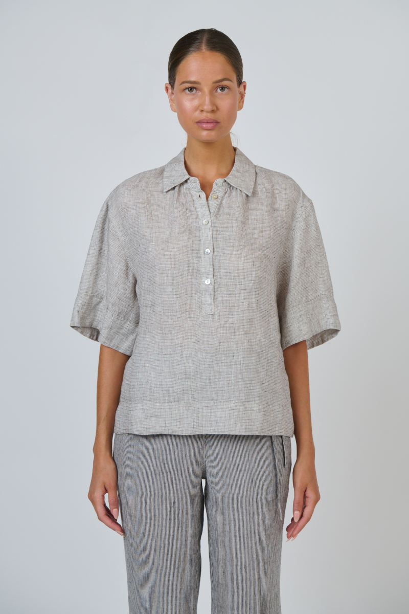 Naturals by O & J Linen Top in Chai