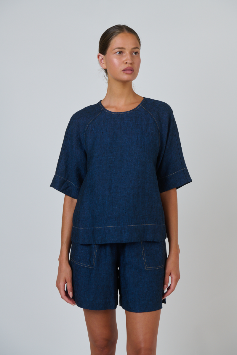 Naturals by O & J Relaxed Linen Top in Eclipse