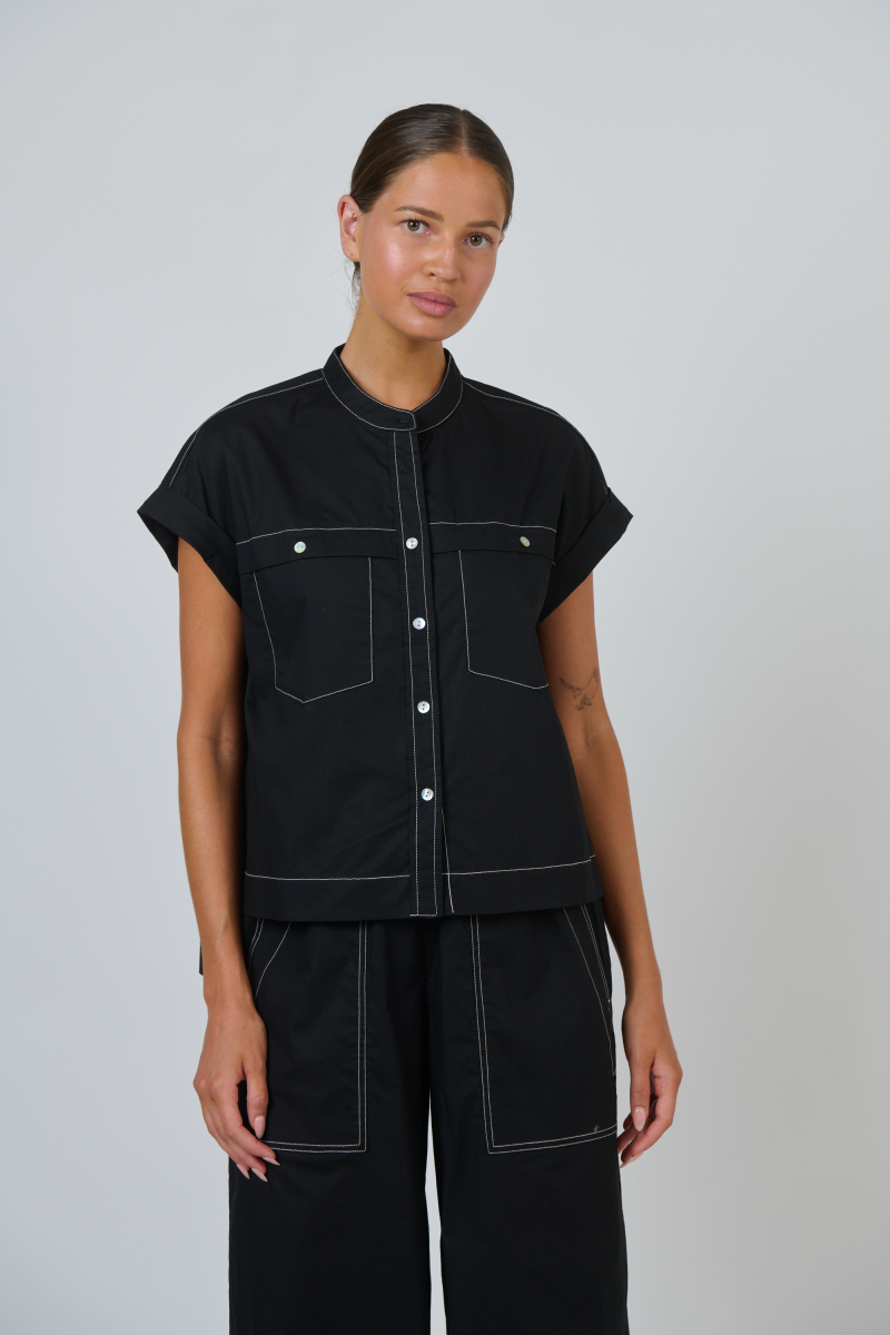 Naturals by O & J Poplin Top in Black