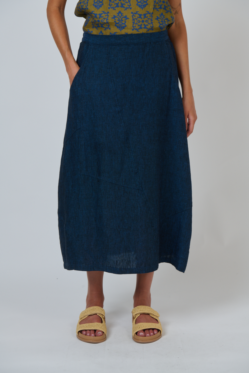 Naturals by O & J Linen Skirt in Eclipse