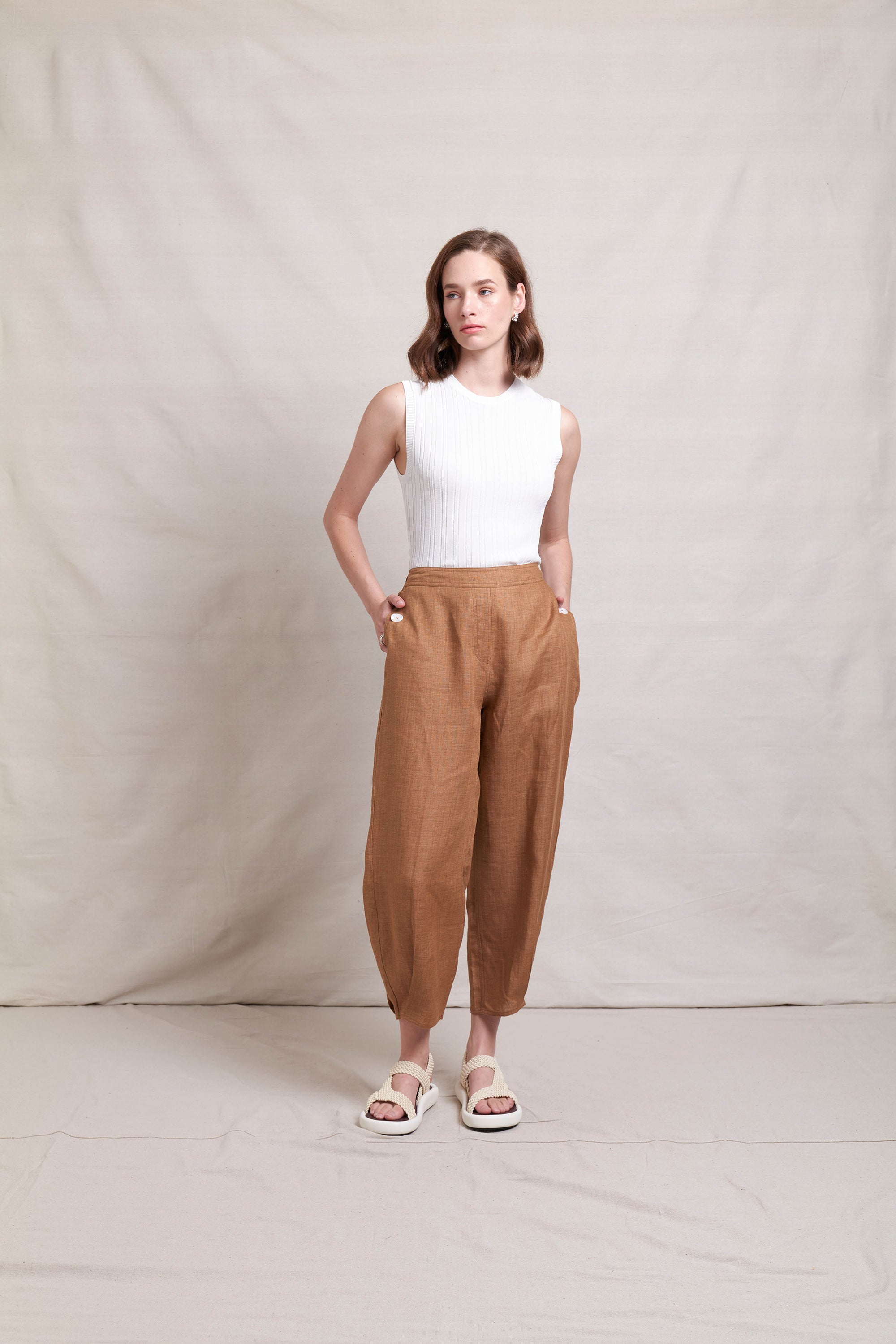 Neris Feature Act Pant in Bronze