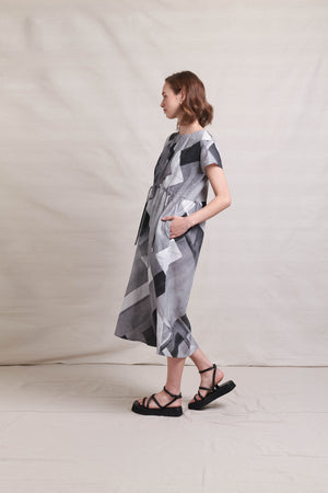 Neris Drawn To You Dress in Sphere Printed Linen