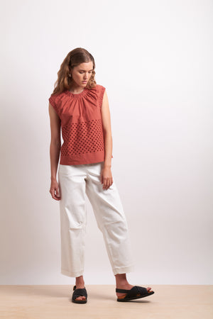 Neris Spot On Top in Cinnabar