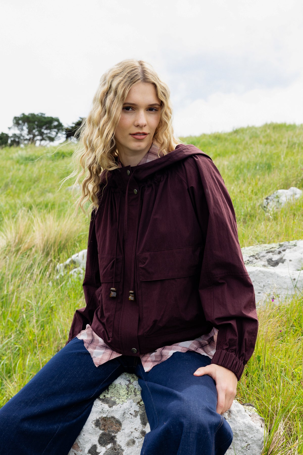 Neris In The Hood Jacket in Raisin