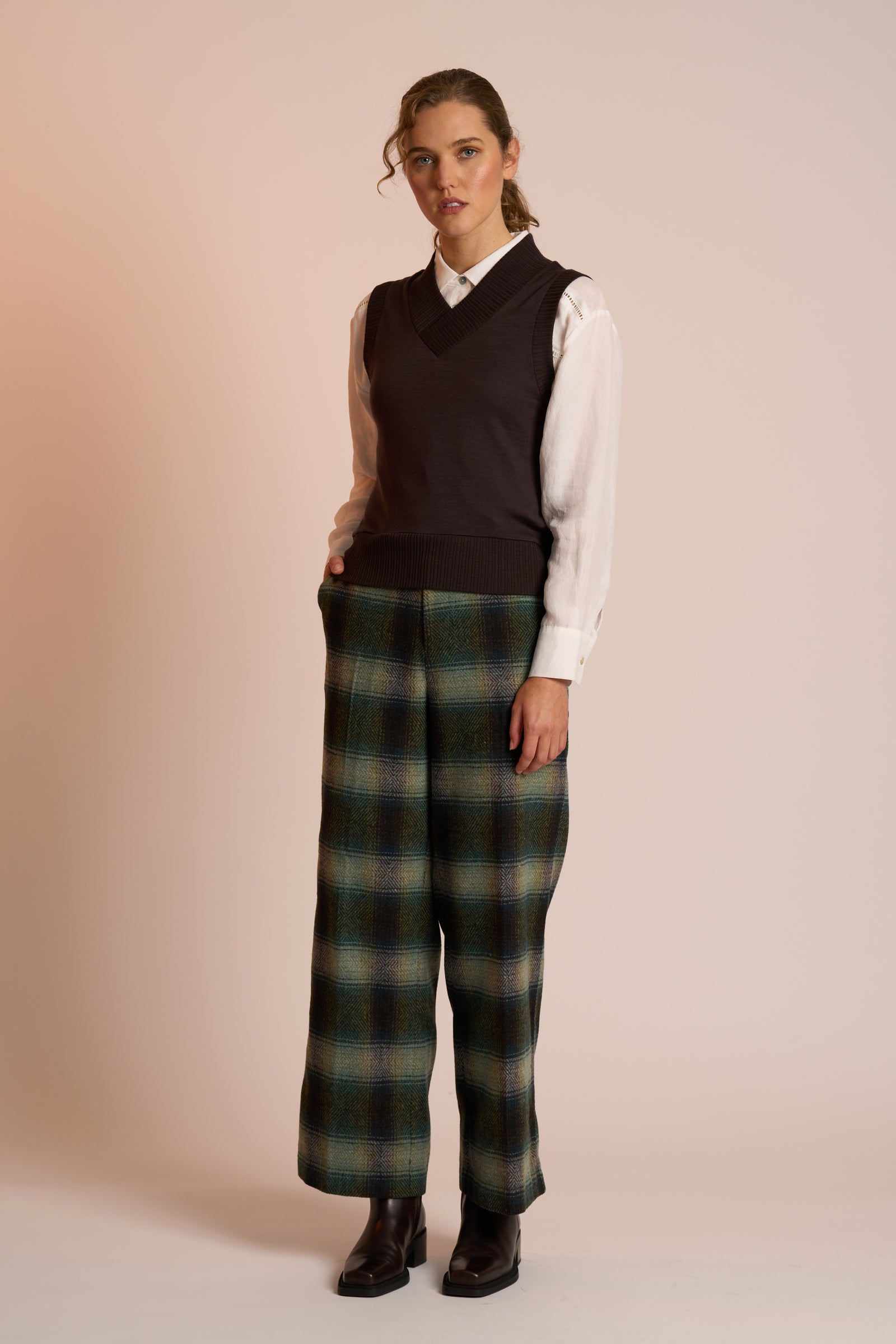 Neris Crop Vest in Bitter Sweet