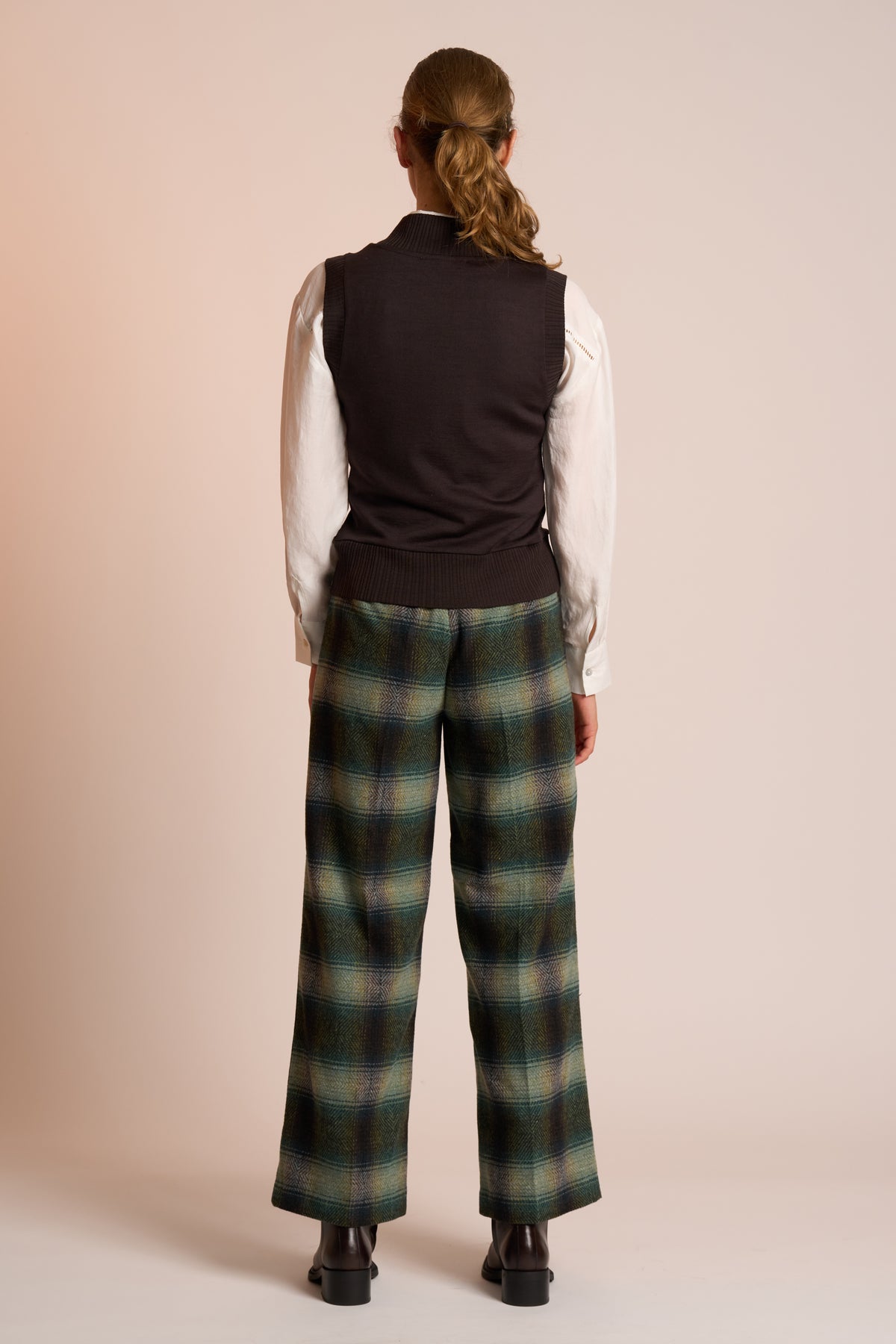 Neris Crop Vest in Bitter Sweet