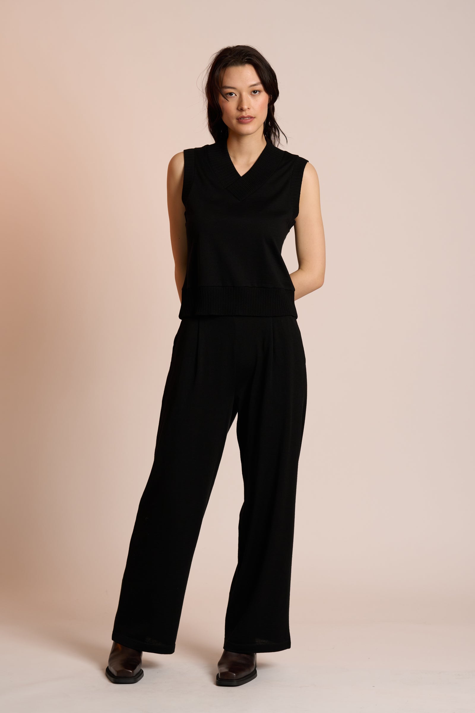 Neris Crop Vest in Black