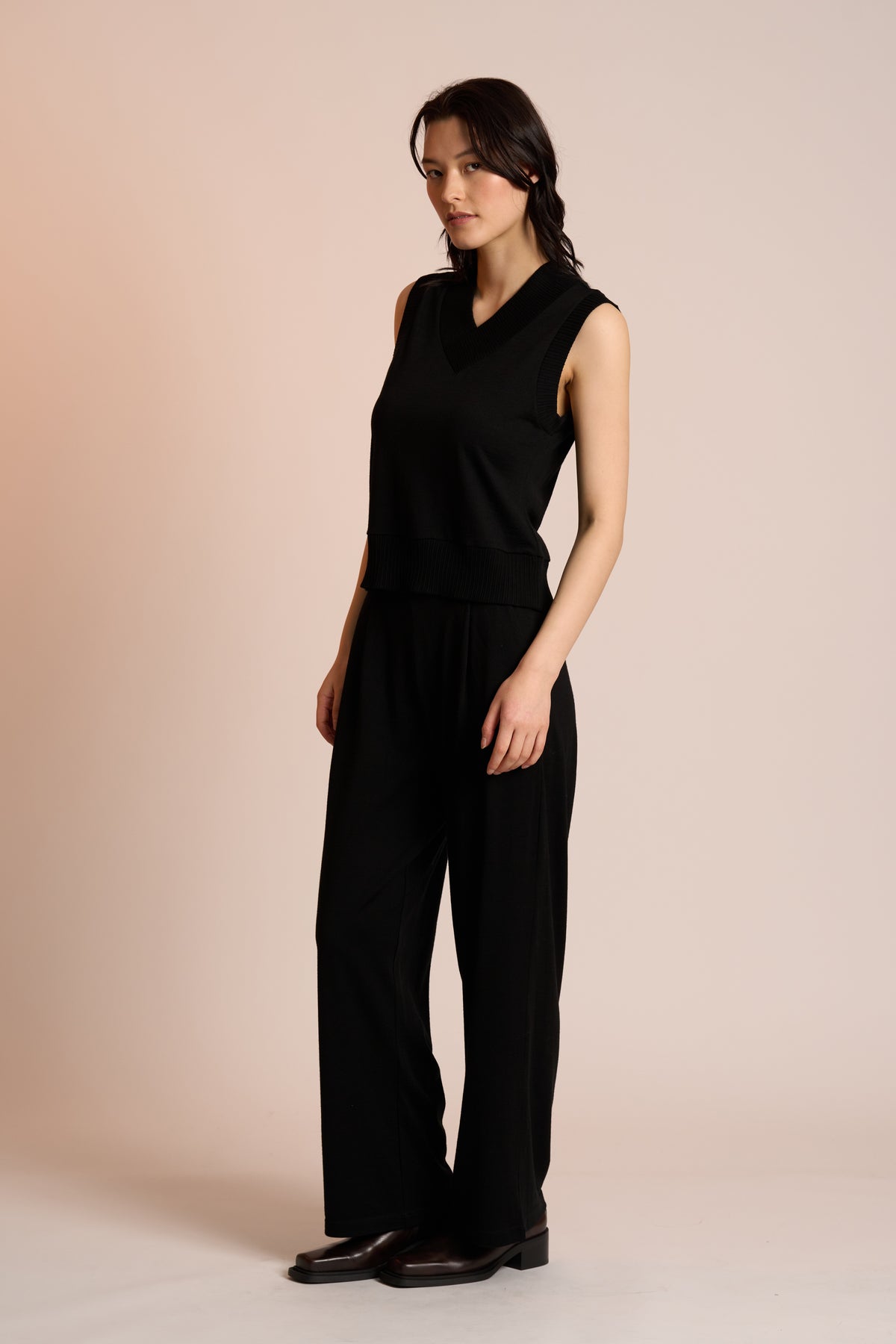 Neris Crop Vest in Black