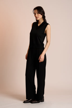 Neris Crop Vest in Black