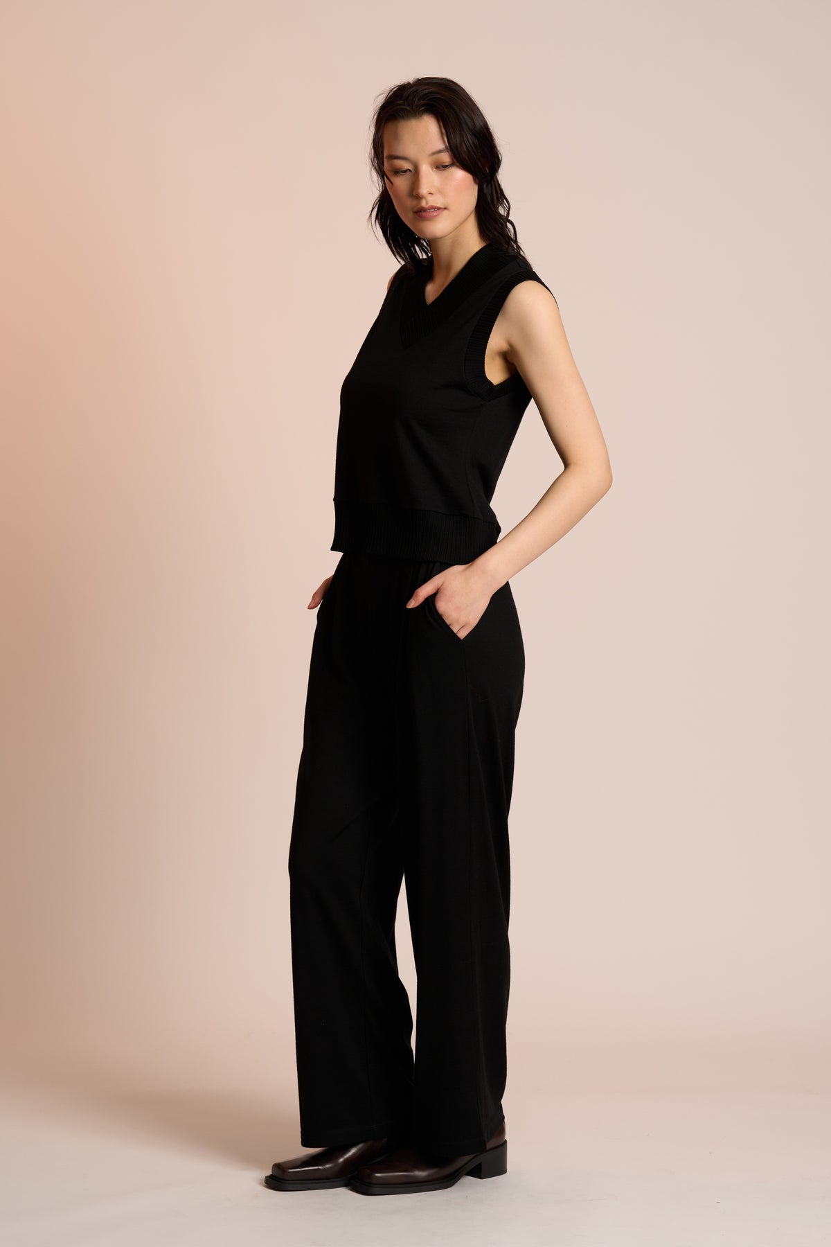 Neris Crop Vest in Black