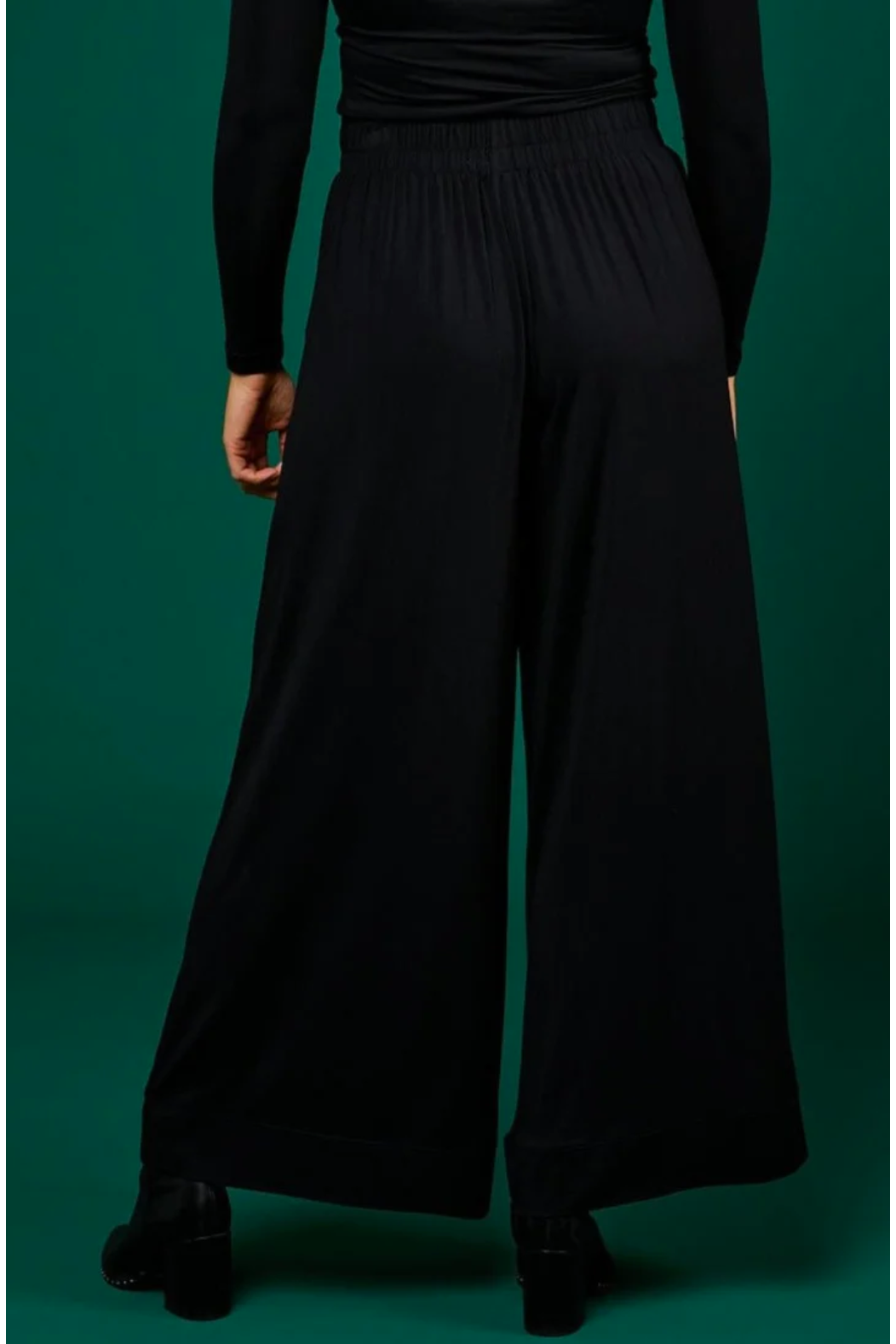 Tani Bella Palazzo Pant in Black