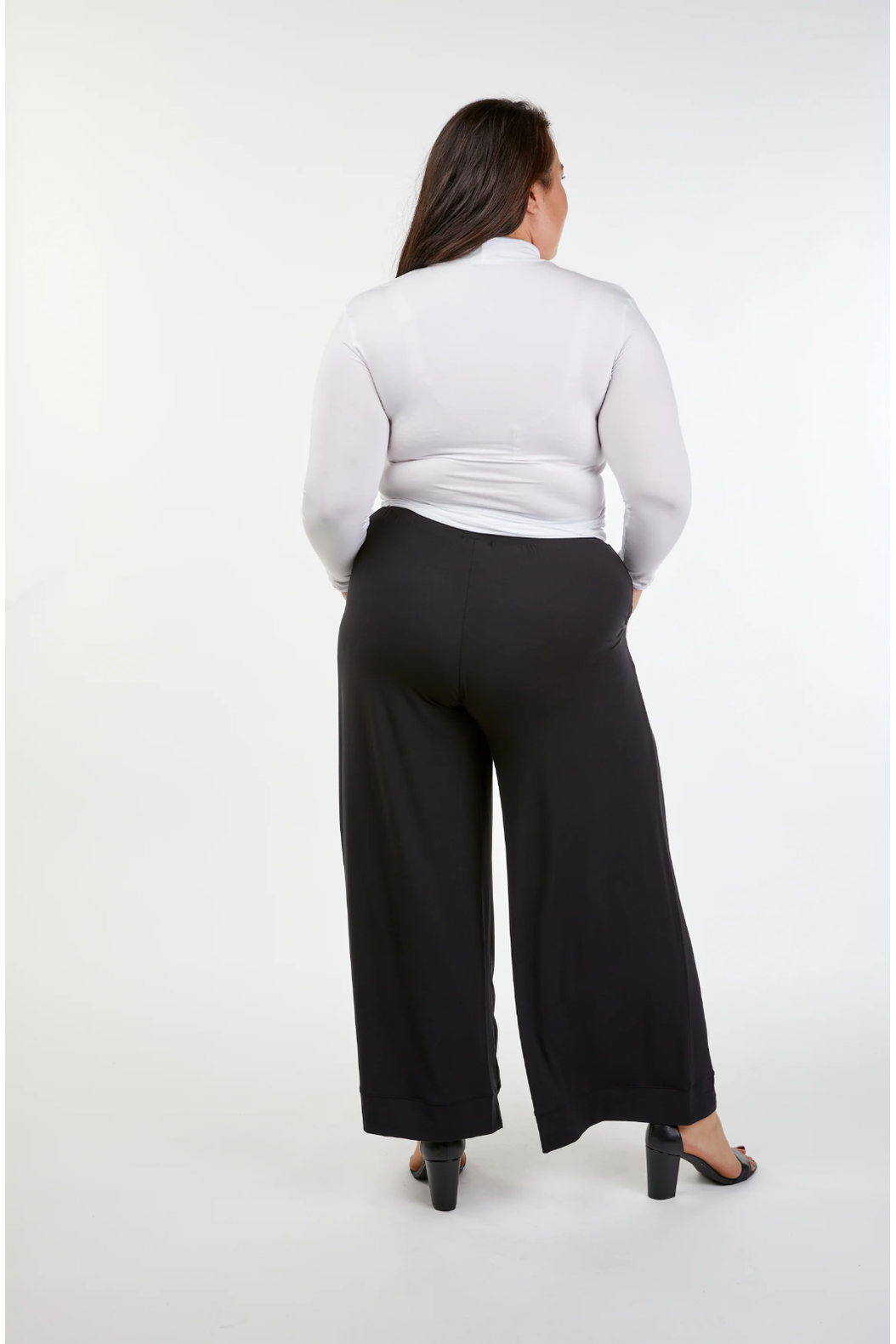 Tani Bella Palazzo Pant in Black