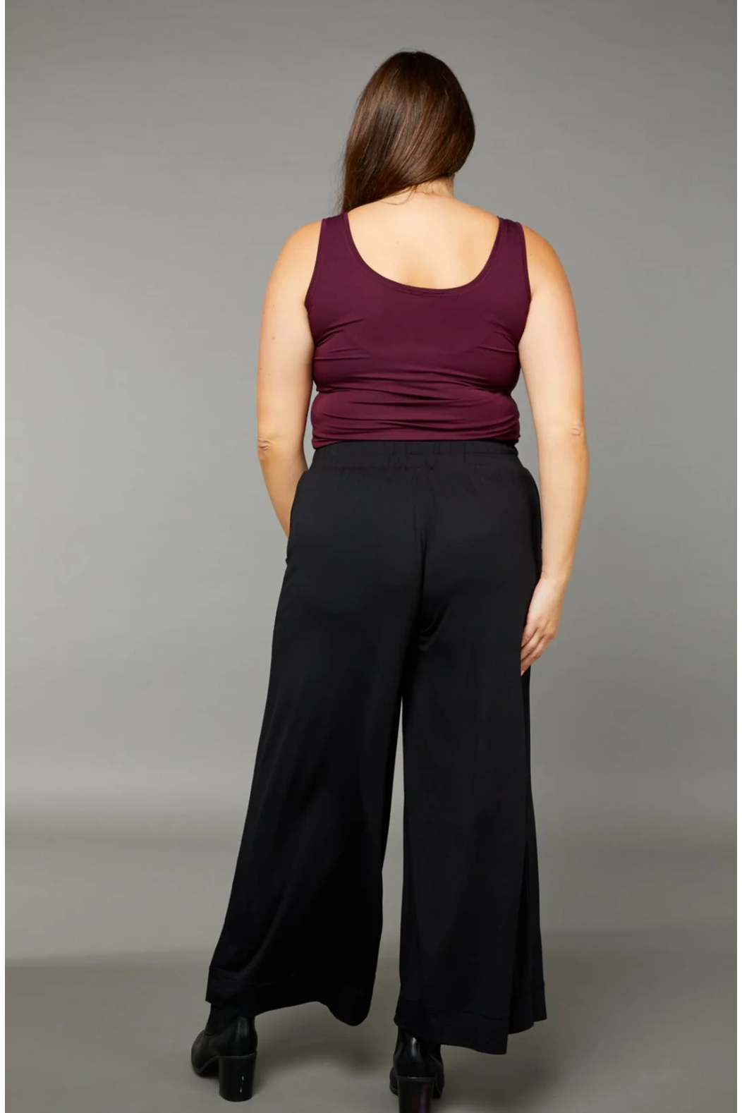 Tani Scoop Neck Fitted Tank Top in plain colours