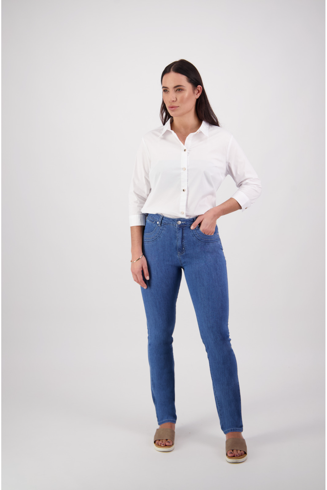 Vassalli Slim Leg Full Length Jean in Mid Wash