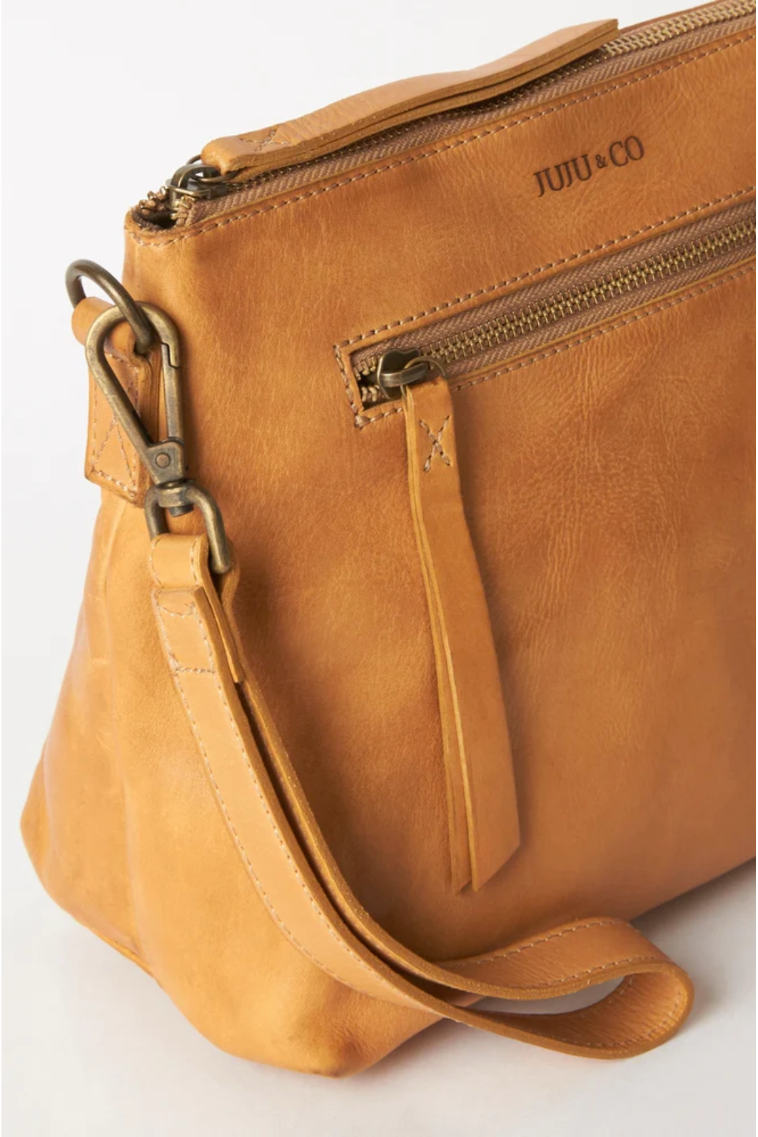 JUJU & Co Large Essential Leather Pouch in Tan
